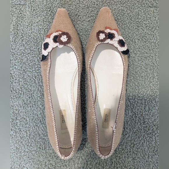 Prada Beige Tan Crochet Floral Embellished Raffia Pointed Toe Flats Size 7.5 - Picture 2 of 12